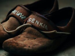 Sennik: Buty Brązowe - Znaczenie snu